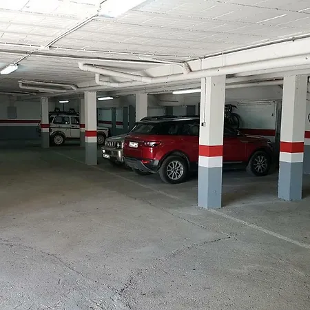 Family Duplex Esterri 公寓